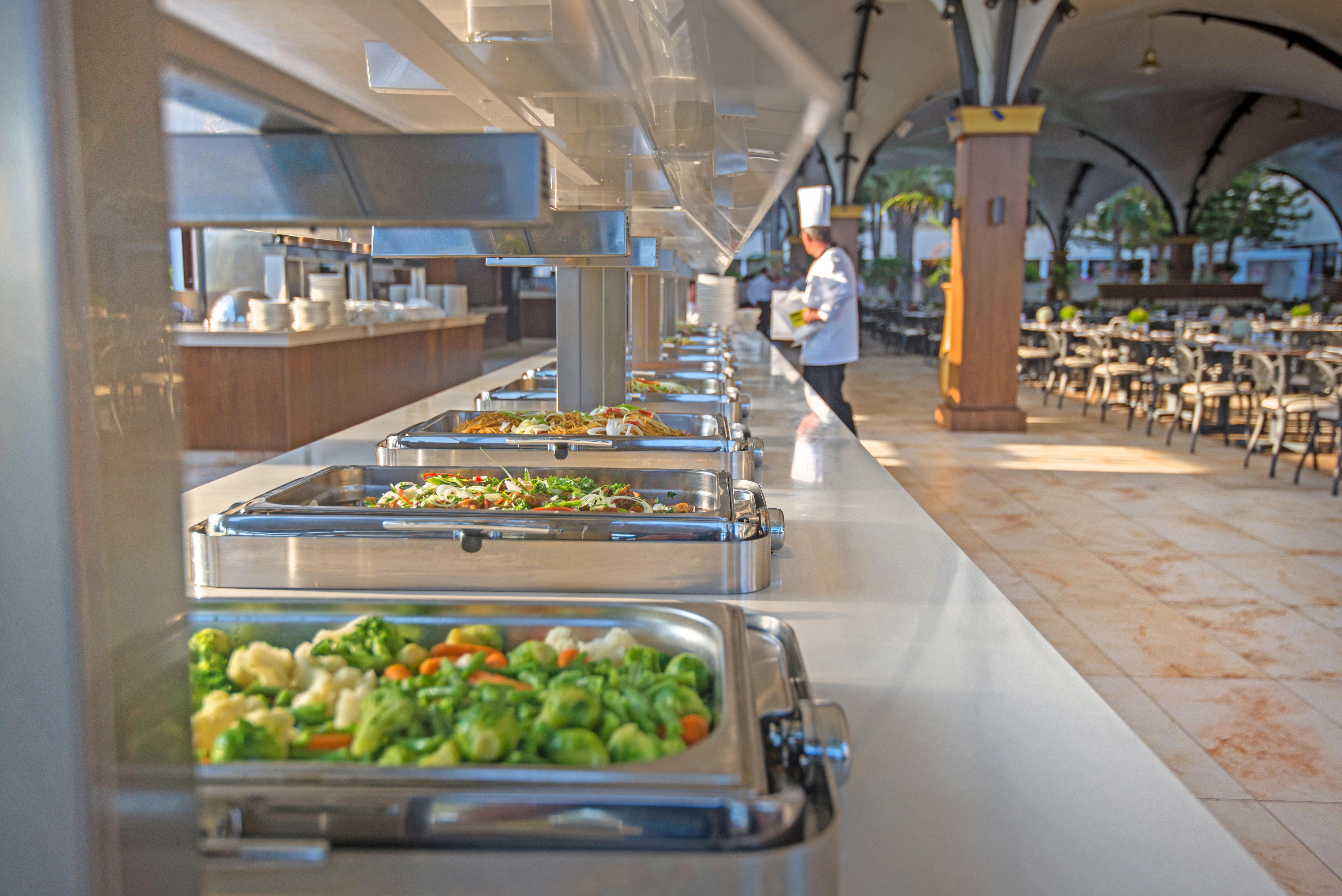 Adams Beach Hotel & Spa (Adults Only) Ayia Napa Esterno foto A buffet at a hotel