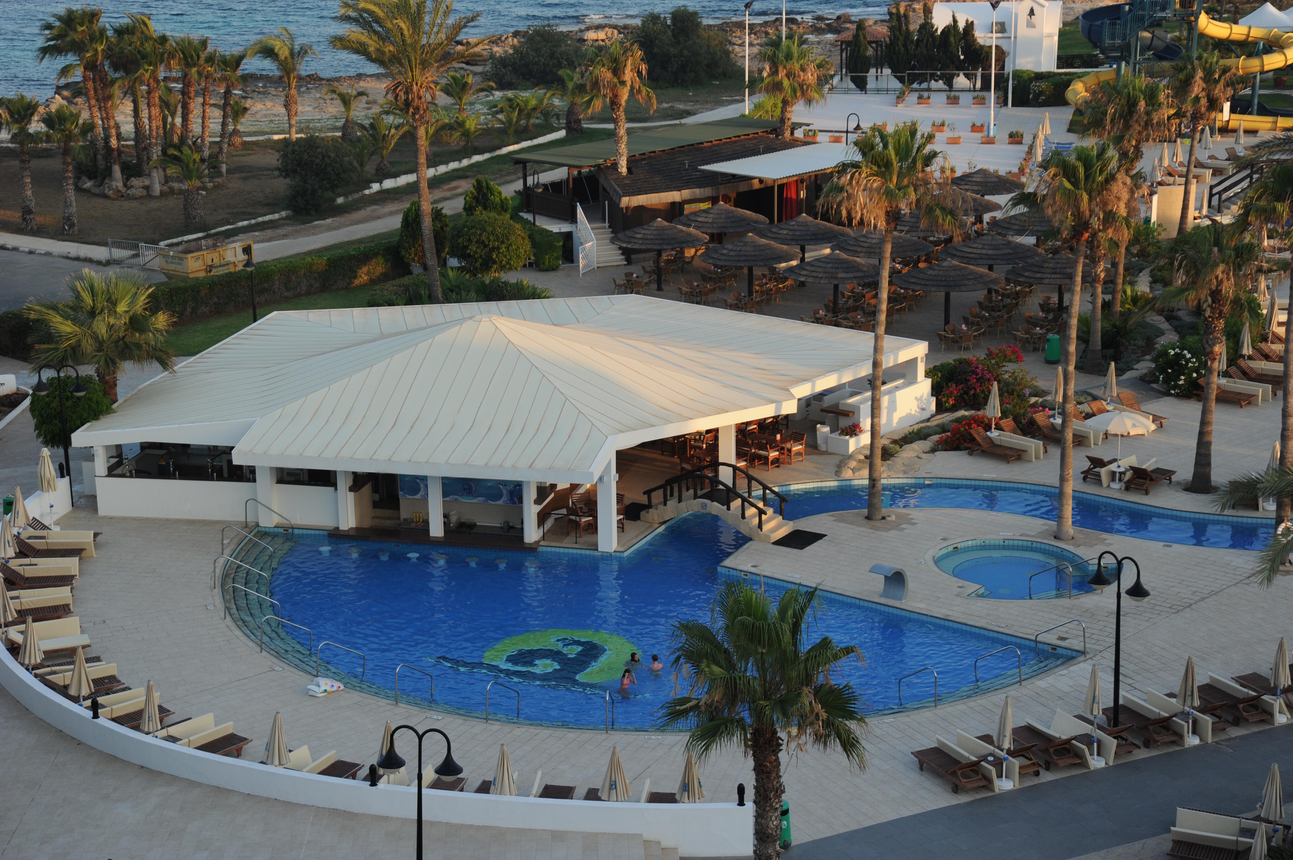 Adams Beach Hotel & Spa (Adults Only) Ayia Napa Esterno foto A swimming pool at a hotel in Cyprus