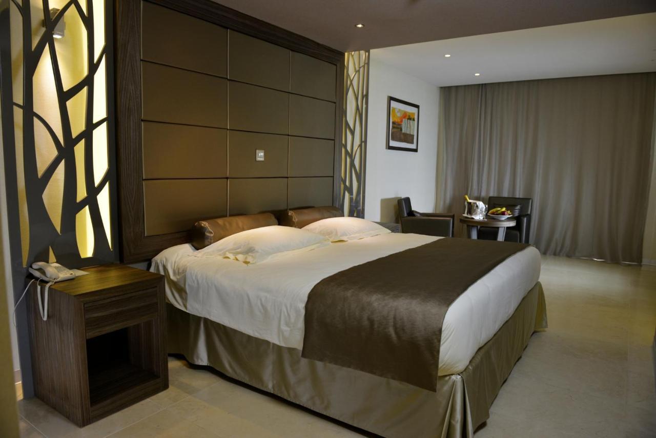 Adams Beach Hotel & Spa (Adults Only) Ayia Napa Esterno foto A bedroom at the hotel