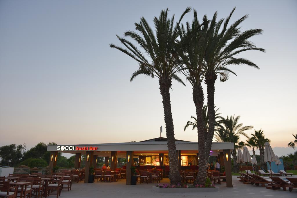 Adams Beach Hotel & Spa (Adults Only) Ayia Napa Esterno foto Beach bar in Nissi Beach